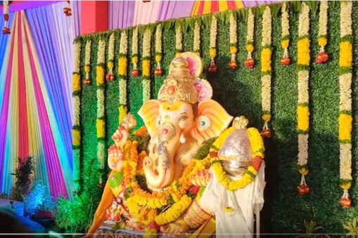 Balapur Ganesh: బాలాపూర్ గణేశుడి దర్శనానికి తరలివస్తున్న భక్తులు