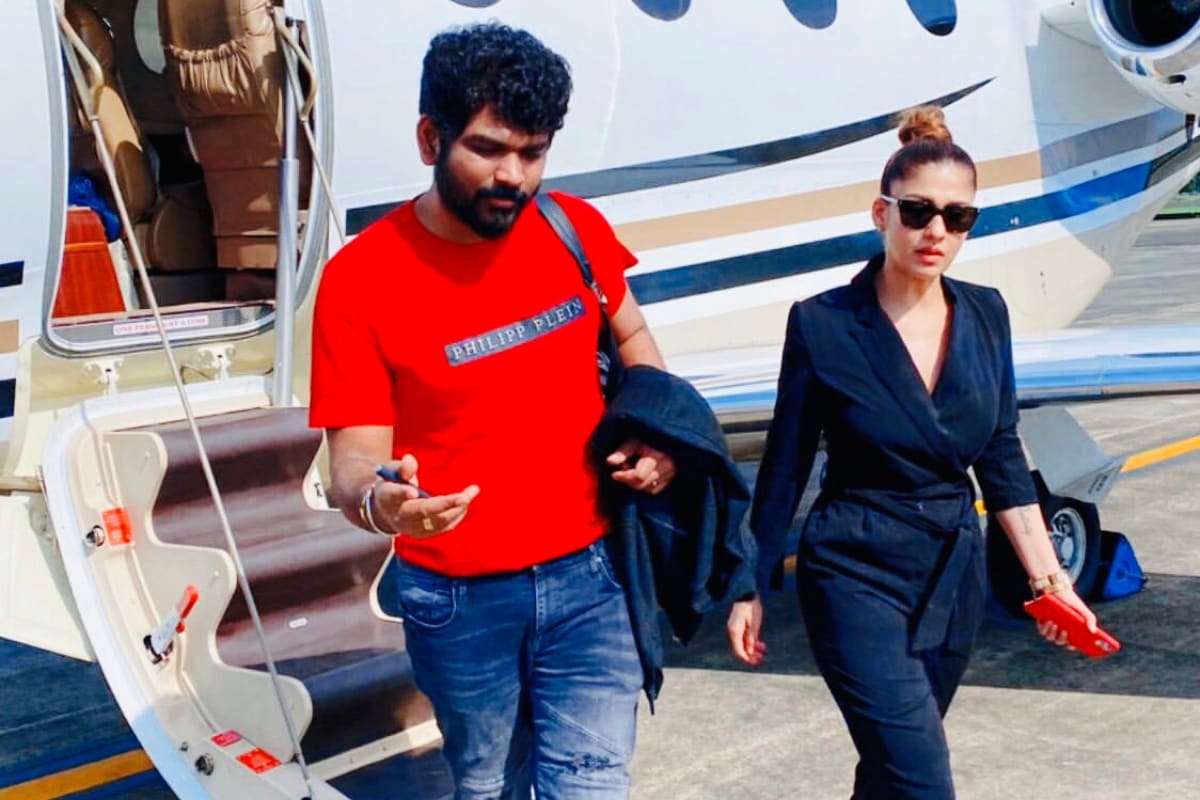 Nayanthara Vignesh Shivan kochi pics, Mookuthi Amman first look,Nayanthara news,Nayanthara films,Nayanthara boyfriend,Nayanthara Mookuthi Amman,Nayanthara Mookuthi Amman first look,నయనతార,నయనతార సినిమాలు,నయనతార వార్తలు,మూకుత్తి అమ్మన్,మూకుత్తి అమ్మన్ లుక్, nayanthara,nayanthara vignesh shivan,brindha sivakumar award,coco nayanthara movie