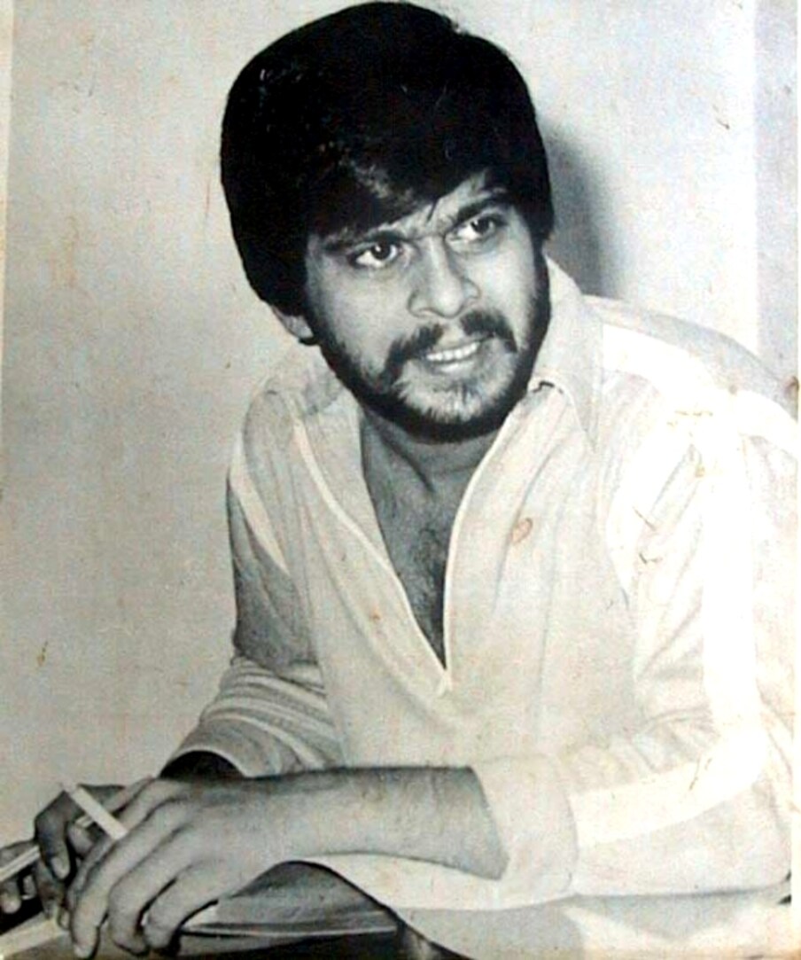  శంకర్ నాగ్: కన్నడలో ఒకప్పుడు సూపర్ స్టార్ ఈయన. ఈ తరానికి తెలిసినా తెలియకపోయినా 80ల్లో శంకర్ నాగ్ అంటే సంచలనం. యాక్షన్ హీరోగా చక్రం తిప్పిన ఈయన 1990లో ఓ కార్ ప్రమాదంలో చనిపోయాడు. కేవలం 35 ఏళ్ల వయసులోనే శంకర్ నాగ్ కన్నుమూసాడు. అప్పటికే ఈయన చేతిలో చాలా సినిమాలున్నాయి. శంకర్ నాగ్ చనిపోయిన మూడేళ్ల వరకు కూడా ఆయన సినిమాలు విడుదల అవుతూనే ఉన్నాయి.