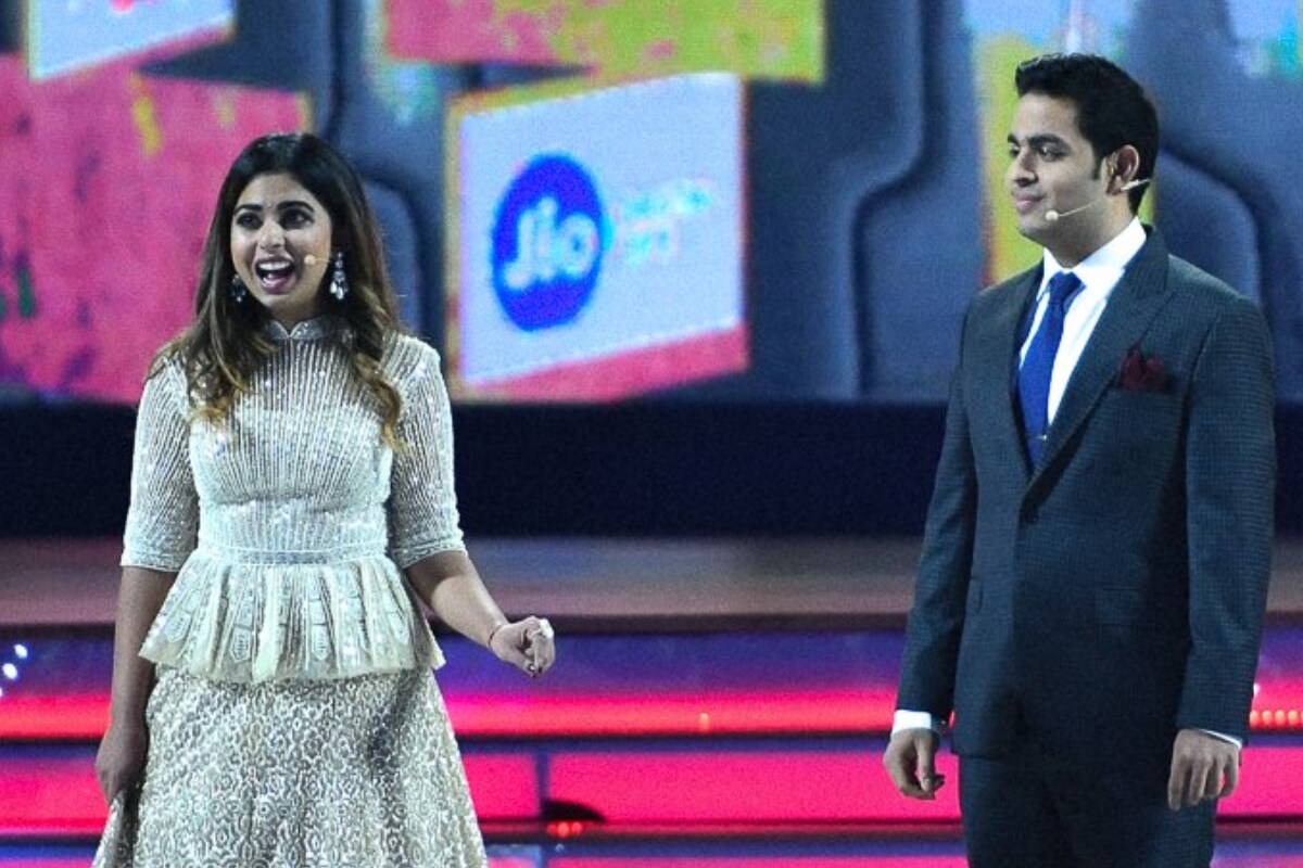 isha-and-akash-reliance-chairman-mukesh-ambanis-twins-feature-on