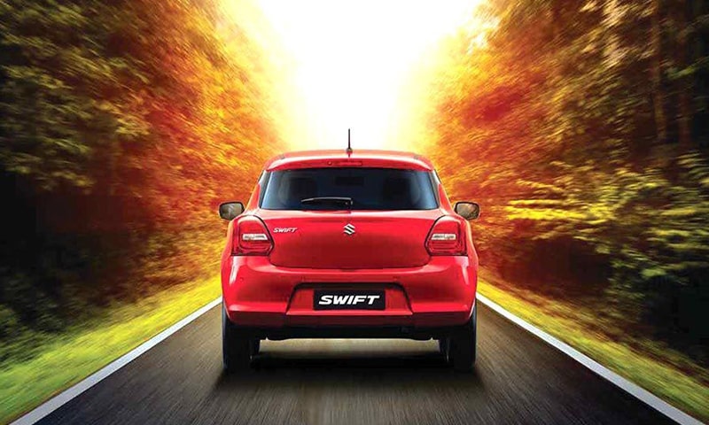  మీ విషయంలో ఇదే జరిగితే, దేశంలో అతిపెద్ద కార్ల తయారీ సంస్థ మారుతి సుజుకి ఈ విషయంలో మీకు సహాయపడుతుంది. సంస్థ కొత్త కార్లను విక్రయించడమే కాకుండా, ఉపయోగించిన కార్ల సంస్థ marutisuzuki truevalue పాత కార్లను విక్రయిస్తుంది. ప్రస్తుతం, SWIFT, Desire వంటి కార్లు కంపెనీ truevalue వెబ్‌సైట్‌లో రాయల్ ఎన్‌ఫీల్డ్ క్లాసిక్ బైక్ కంటే తక్కువ ధరకే అమ్మకానికి అందుబాటులో ఉన్నాయి. కాబట్టి ఈ కార్ల గురించి తెలుసుకుందాం