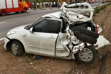 Road Accident: వరంగల్‌లో ఘోర రోడ్డు ప్రమాదం... ఐదుగురు మృతి