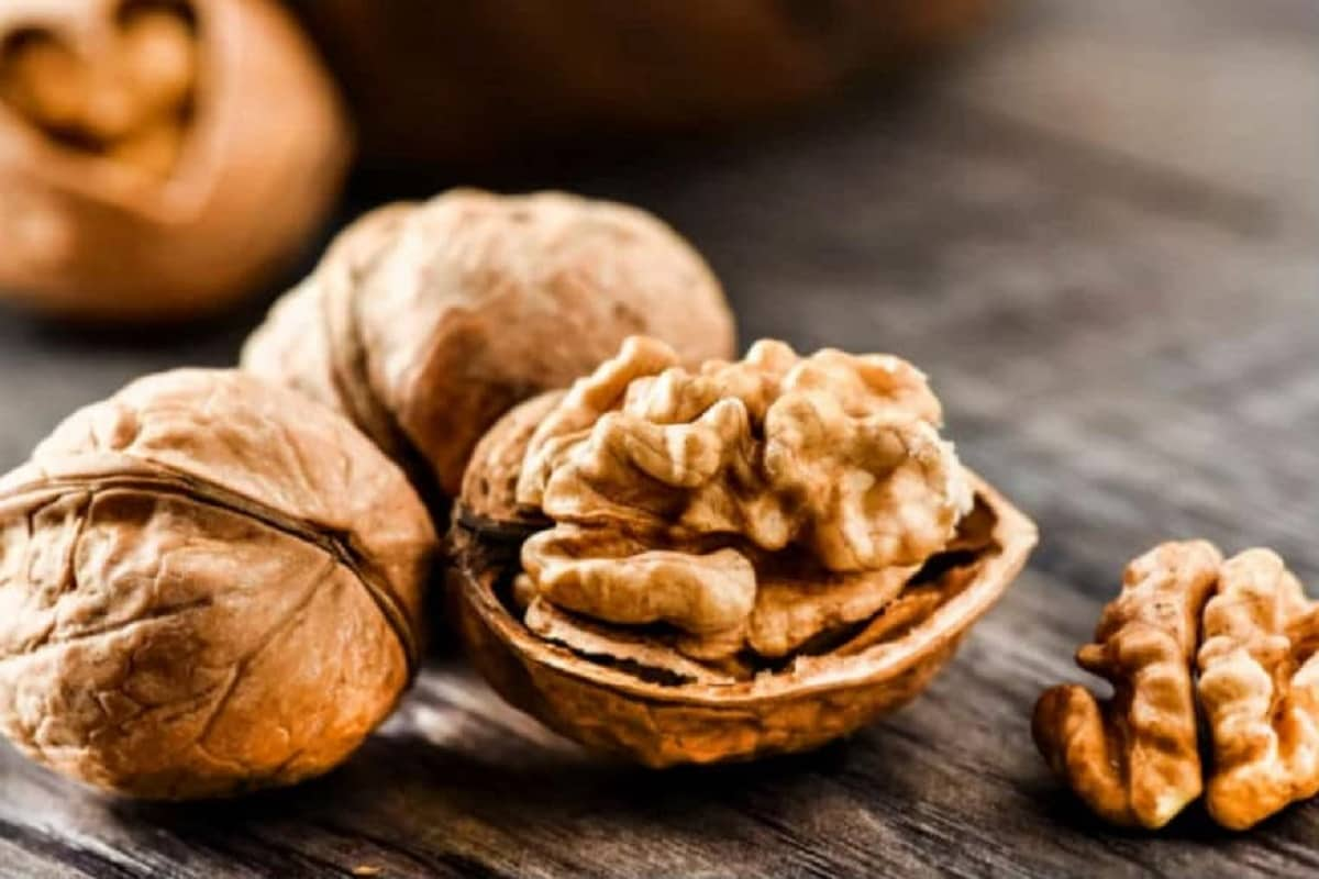 many-health-benefits-from-walnuts-including-relaxation-from-depression