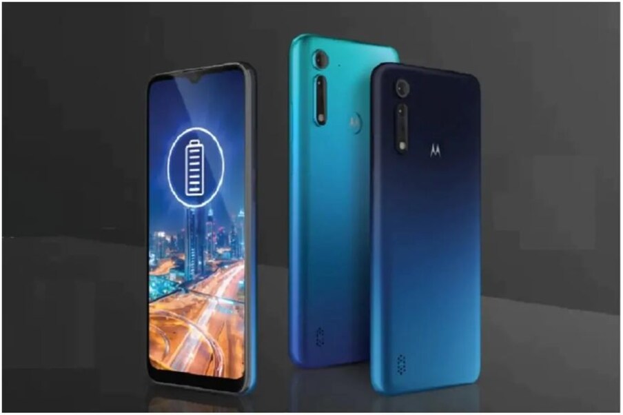  Motorola E7 Plus: మోటోరోలా ఈ7 ప్లస్ రియర్ కెమెరా వివరాలు చూస్తే 48 మెగాపిక్సెల్ ప్రైమరీ సెన్సార్ + 2 మెగాపిక్సెల్ డెప్త్ సెన్సార్ ఉంది. ఫ్రంట్ కెమెరా 8 మెగాపిక్సెల్. మోటోరోలా ఈ7 ప్లస్ స్మార్ట్‌ఫోన్‌లో 5,000ఎంఏహెచ్ భారీ బ్యాటరీ ఉంది. 10వాట్ ఫాస్ట్ ఛార్జింగ్ సపోర్ట్ చేస్తుంది. మోటోరోలా ఈ7 ప్లస్ స్మార్ట్‌ఫోన్ ఆండ్రాయిడ్ 10 ఆపరేటింగ్ సిస్టమ్‌తో పనిచేస్తుంది. ఇది ఆండ్రాయిడ్ వన్ స్మార్ట్‌ఫోన్. ఇందులో గూగుల్ యాప్స్ మాత్రమే ఉంటాయి. మోటోరోలా ఈ7 ప్లస్ స్మార్ట్‌ఫోన్ మిస్టీ బ్లూ, ట్విలైట్ ఆరెంజ్ కలర్స్‌లో లభిస్తుంది. 4జీబీ+64జీబీ వేరియంట్ ధర రూ.9,499.