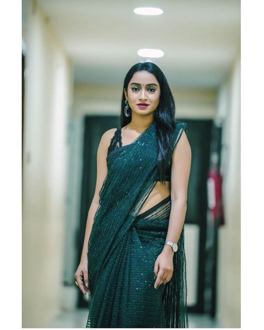  ఐపిఎల్ యాంకర్ వింద్య హాట్ ఫోటోస్ (IPL anchor Vindhya Vishaka photos/instagram)