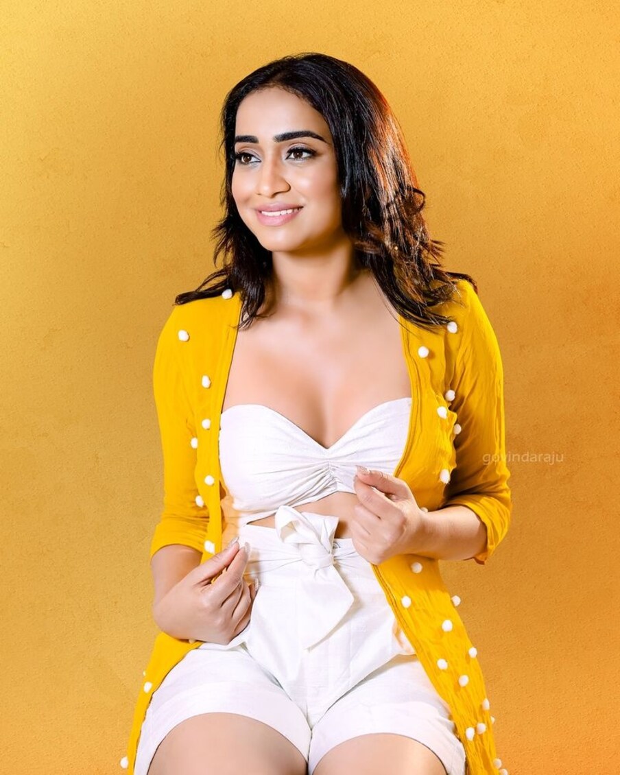 ఐపిఎల్ యాంకర్ వింద్య హాట్ ఫోటోస్ (IPL anchor Vindhya Vishaka photos/instagram)