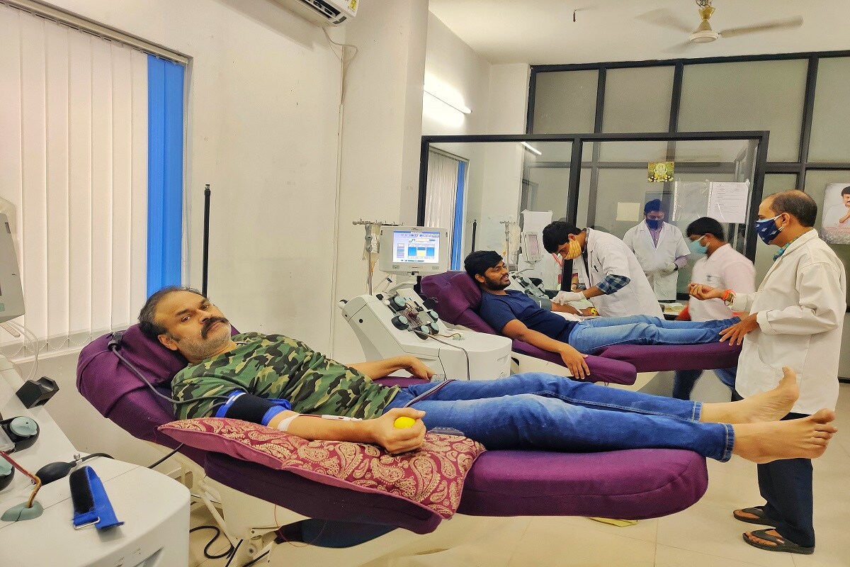 Mega Brother Nagababu Donates Plasma after Recover corona Virus,Nagababu, Nagababu donates plasma,nagababu donates plasma,agababu corona virus,Nagababu covid-19,news, Nagababu twitter, Nagababu Corona virus, Nagababu covid 19, Nagababu to donate plasma, నాగబాబు న్యూస్, నాగబాబు ట్విట్టర్, నాగబాబు కరోనా వైరస్, మెగాబ్రదర్ నాగబాబు,కరోనా జయించిన నాగబాబు,కరోనాను జయించిన నాగబాబు,ప్లాస్మాను డినేట్ చేసిన నాగబాబు,నాగబాబు ప్లాస్మా డొనేషన్