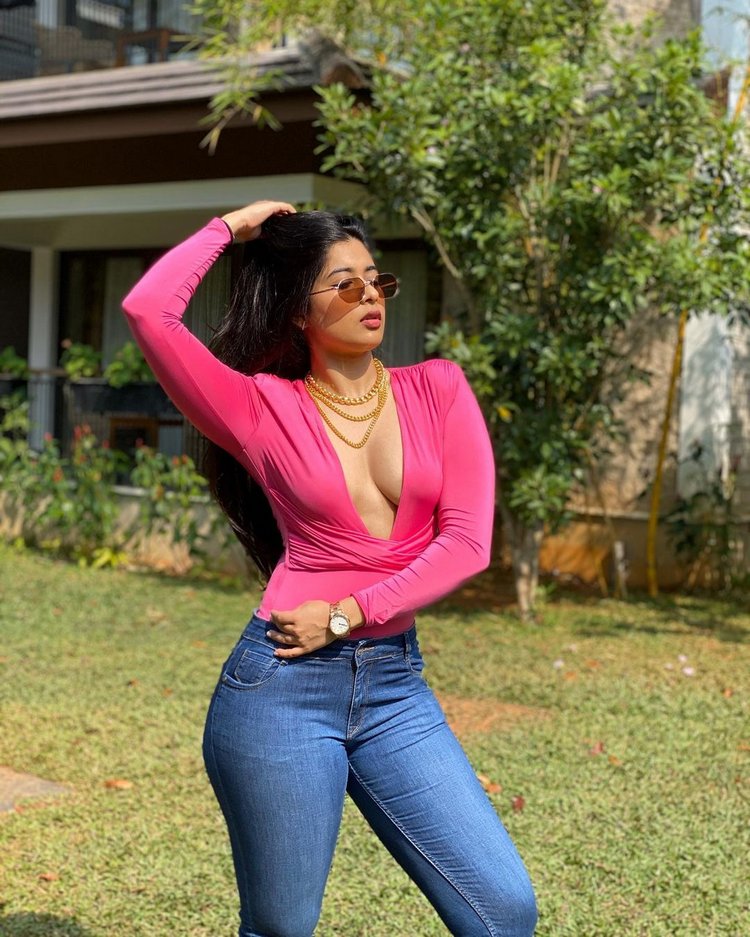  నిఖితా శర్మ లేటెస్ట్ పిక్స్ Photo : Instagram/nikitasharma_official