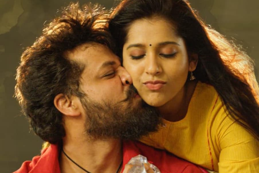  బొమ్మ బ్లాక్ బస్టర్‌లో జోడిగా కలిసి నటిస్తోన్న రష్మీ గౌతమ్, నందు. నిజ జీవితంలో నందు కంటే రష్మి గౌతమ్ వయసులో పెద్ద. (Twitter/Photo)