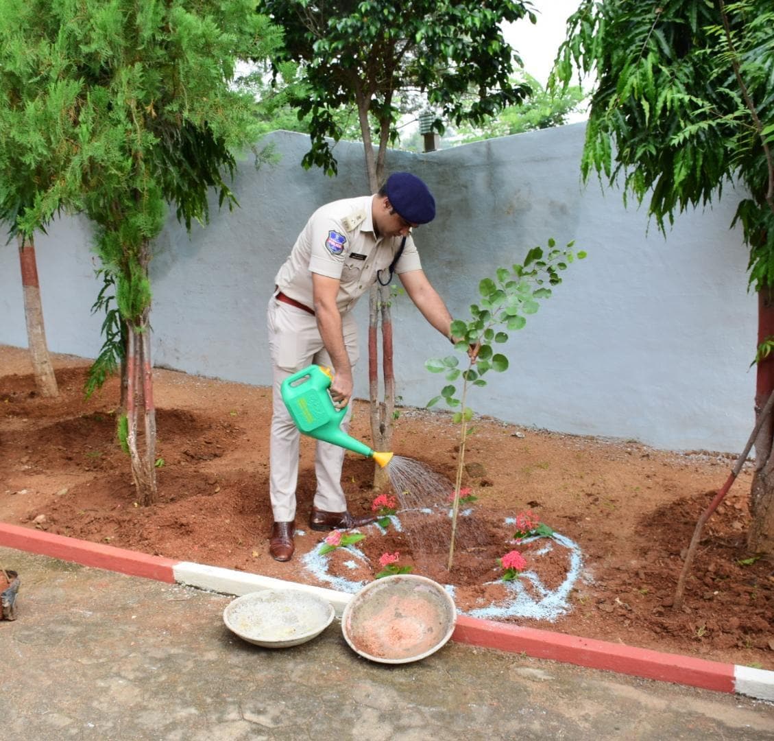 rajanna siricilla sp, sp rahul hegde, collector krishna bhaskar, nizamabad cp, kamareddy sp, green india challenge, rajyasabha mp santhosh kumar, trs, santhosh kumar