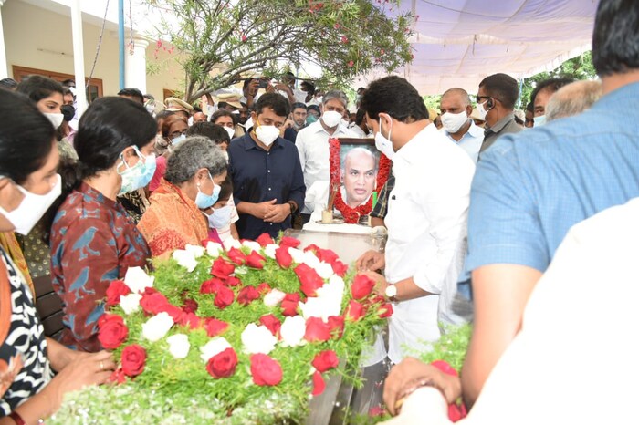 EC Gangi Reddy: మామ గంగిరెడ్డికి సీఎం వైఎస్ జగన్ అశ్రునివాళి