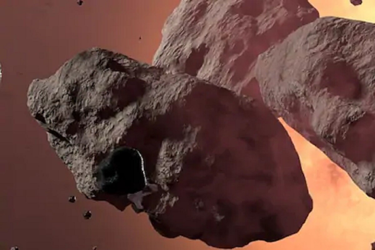  శక్తిమంతమైన ప్రమాదకరమైన గ్రహశకలాల్లో ఇదీ ఒకటిగా నాసా తేల్చింది. ఇలాంటి ఆస్టరాయిడ్లను నాసా టెలిస్కోపులు రోజూ గమనిస్తూనే ఉంటాయి. ఎందుకంటే వీటిలో ఏదో ఒకటి భూమిని ఢీకొట్టే ఛాన్స్ ఉంటే... ముందే తెలుసుకొని ప్రజలను అప్రమత్తం చెయ్యాలన్నది నాసా ఆలోచన. గ్రహశకలాలతో ఉన్న సమస్యేంటంటే... అవి గ్రహాలలాగే ఒకే దిశలో వెళ్లవు. వాటికి కక్ష్యామార్గం అనేది ఉండదు. అవి వెళ్లే దారిలో... మరేదైనా గ్రహశకలం వాటిని ఢీకొంటే... రూట్ మారిపోతుంది. అలా మారిన గ్రహశకలం... భూమిని ఢీకొట్టే ప్రమాదం లేకపోలేదు. అందుకే నాసా వాటిపై ఎప్పుడూ ఫోకస్ పెడుతూనే ఉంటుంది. (ప్రతీకాత్మక చిత్రం)