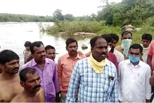 Telangana Floods: గోదావరిలో చిక్కుకున్న రైతులు, ఎట్టకేలకు బయటపడ్డారిలా Telangana Floods: గోదావరిలో చిక్కుకున్న రైతులు, ఎట్టకేలకు బయటపడ్డారిలా