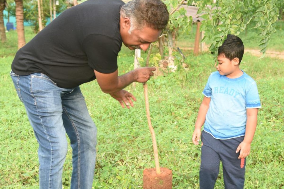 ప్రకాష్ రాజ్ గ్రీన్ ఇండియా ఛాలెంజ్ (prakash raj green india challenge)