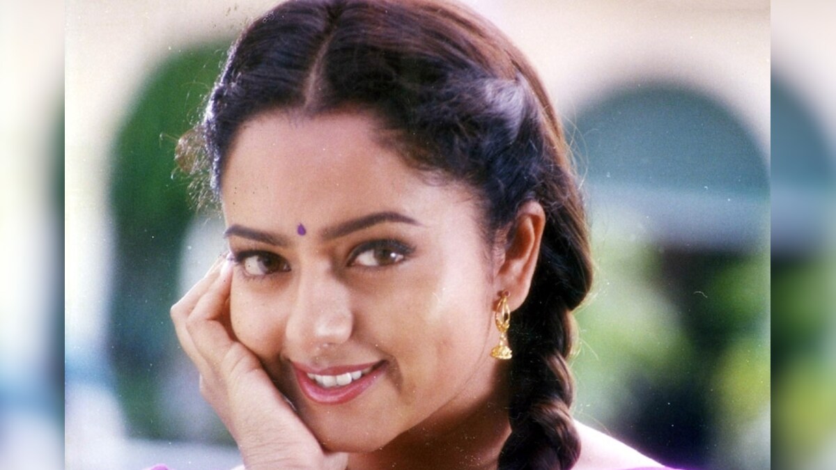 Soundarya Biopic: సౌందర్య బయోపిక్ రాబోతుందా.. లెజెండరీ హీరోయిన్ పాత్రలో ...