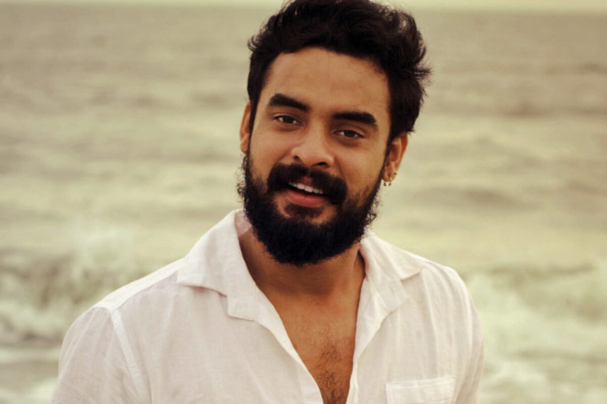 మలయాళ నటుడు టొవినో థామస్ (tovino thomas)