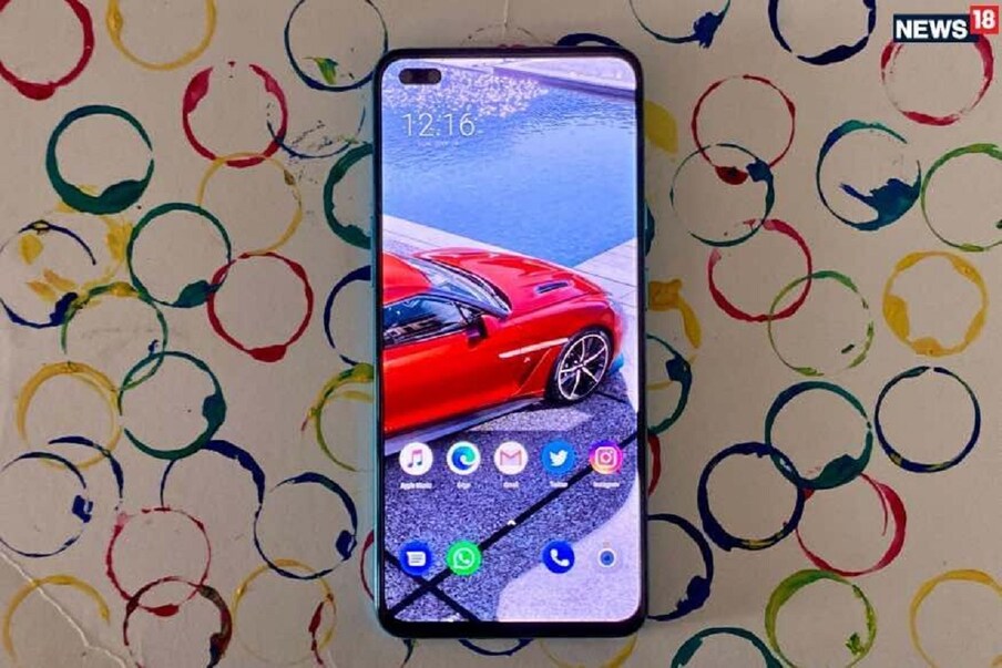  OnePlus Nord: కొద్ది రోజుల క్రితం బాగా హైప్ వచ్చిన స్మార్ట్‌ఫోన్ ఇది. ఇందులో డ్యూయెల్ సెల్ఫీ కెమెరా సెటప్ ఉండటం విశేషం. వన్‌ప్లస్ నార్డ్ స్పెసిఫికేషన్స్ చూస్తే 6.44 అంగుళాల అమొలెడ్ డిస్‌ప్లే ఉంది. స్నాప్‌డ్రాగన్ 765జీ ప్రాససర్‌తో పనిచేస్తుంది.