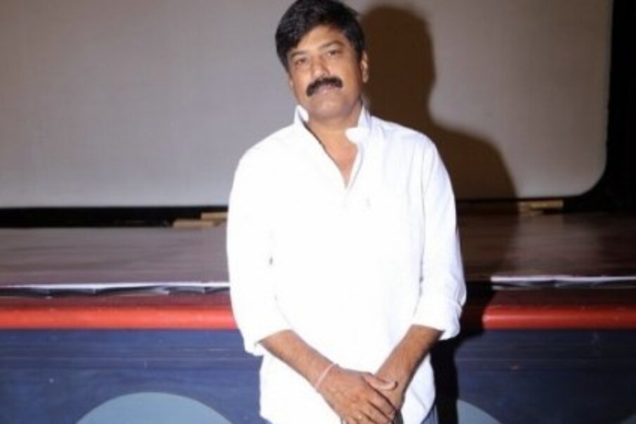  నవంబర్ 4వ తేదీ సీనియర్ ఎడిటర్ కోలా భాస్కర్ (55) గొంతు క్యాన్సర్ తో కన్నుమూశారు. (File/Photo)