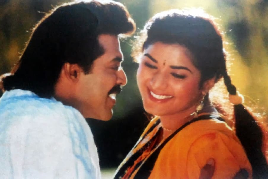  ‘ధర్మచక్రం’ సినిమాతో హీరోయిన్ ప్రేమ. ఈమె తెలుగుతో పాటు కన్నడలో టాప్ హీరోయిన్‌గా రాణించింది.  (Twitter/Photo)