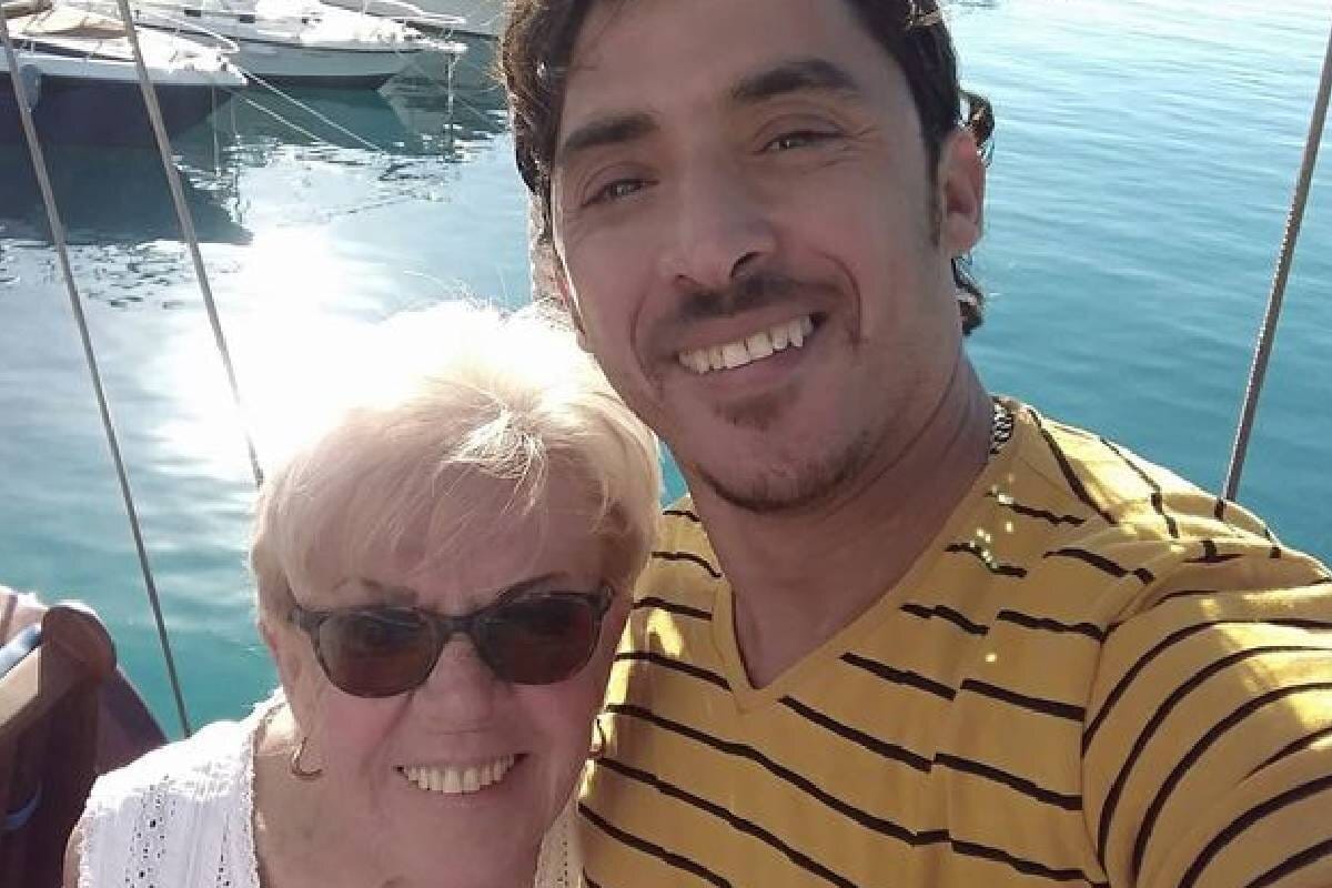 81 Years old woman marries her 35 year old lover, Old woman share first night deatials In TV show, Old woman marrie younger man, Iris Jones, Ahmed Ibriham, 35 ఏళ్ల లవర్ను పెళ్లి చేసుకున్న 81 ఏళ్ల బామ్మ, ఫస్ట్ నైట్, సెక్స్ లైఫ్, ఐరిస్ జోన్స్, అహ్మద్ ఇబ్రహీం