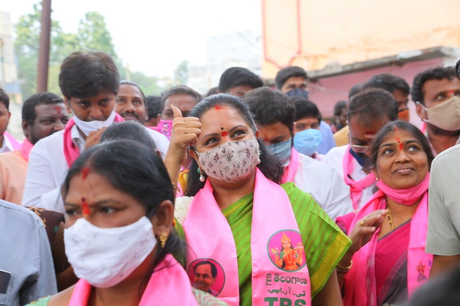  గాంధీనగర్‌లో ఎమ్మెల్సీ కవిత ఎన్నికల ప్రచారం