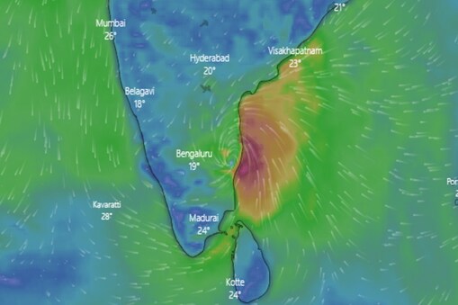 ఇక ఇప్పటికే విశాఖ, మచిలీపట్నం, నిజాంపట్నం, కృష్ణపట్నం పోర్టుల్లో రెండోనెంబర్‌ ప్రమాద హెచ్చరికలు.. కాకినాడ, గంగవరం పోర్టుల్లో ఒకటో నెంబర్‌ ప్రమాద హెచ్చరికలు జారీ చేశారు.  (Image:Windy)