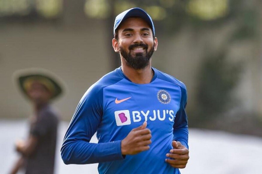  ఐపీఎల్ 2021 సీజన్‌ సమయంలో కడుపునొప్పితో ఆసుపత్రిలో చేరిన కెఎల్ రాహుల్‌కి అపెండిక్స్ సర్జరీ నిర్వహించారు వైద్యులు. సర్జరీ తర్వాత వారం రోజుల్లో క్రికెట్ ఆడొచ్చని తెలిపినా, కేఎల్ రాహుల్ ఫిట్‌నెస్‌పై ఇంకా ఎలాంటి అప్‌డేట్ రాలేదు. ఒక వేళ ఇద్దరి కోలుకోకుంటే.. మరో బ్యాకప్ కీపర్ ఉండాల్సిందేనని క్రీడా నిపుణులు అభిప్రాయపడుతున్నారు. లాంగ్ షెడ్యూల్ లో పంత్ కి గాయమైతే..అప్పుడు ఏం చేస్తారని ప్రశ్నిస్తున్నారు.