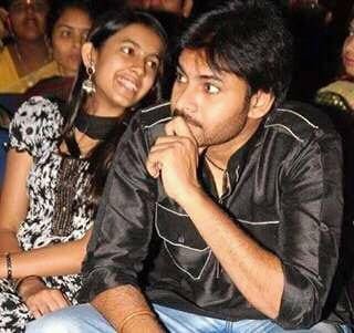  మెగా కుటుంబ సభ్యులతో నిహారిక ఫోటోలు (Niharika Photos with Mega Family/Twitter)