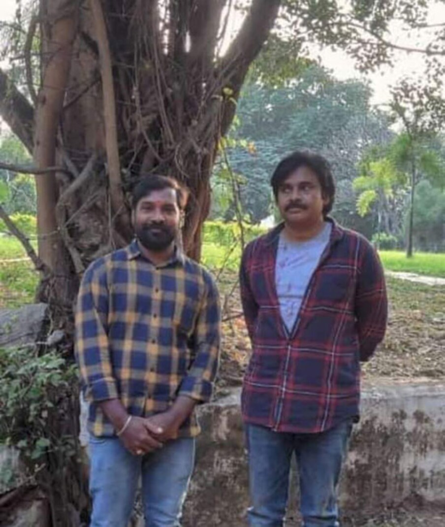  వకీల్ సాబ్ సెట్‌లో పవన్ కళ్యాణ్ ఫోటోలు (Twitter/Photo)