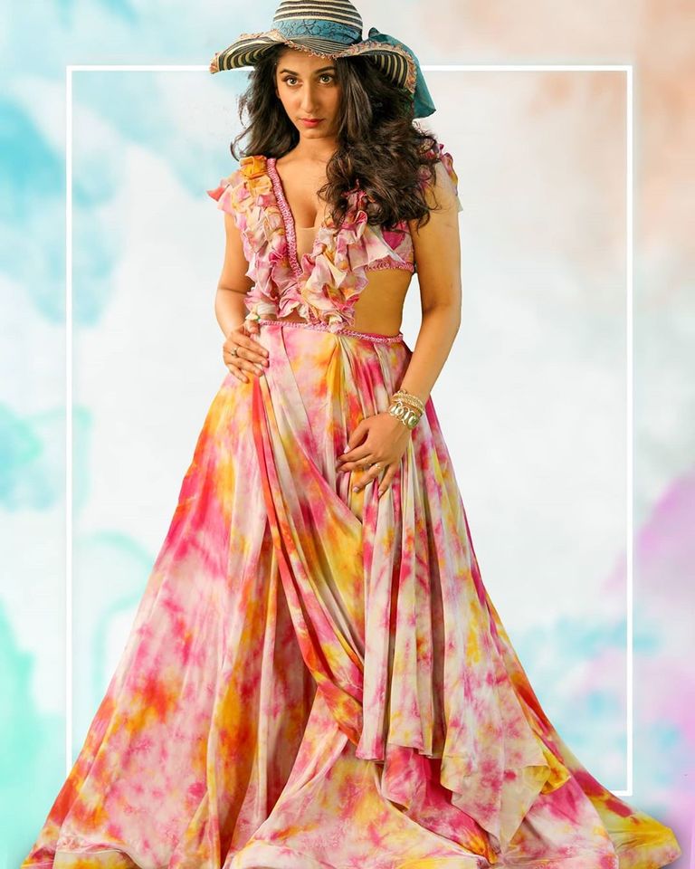  Anchor Vishnupriya : యాంకర్ విష్ణుప్రియ లేటెస్ట్ పిక్స్ Photo : Facebook