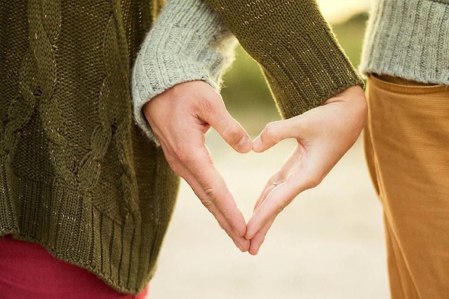 Triangle Love Story: ఇద్దరబ్బాయిలతో ఒక అమ్మాయి సంసారం...ఈ ట్రయాంగిల్ లవ్  స్టొరీ వెరీ ఇంట్రెస్టింగ్| two best friends fell in love with same woman a  triple love story– News18 Telugu - Page-2