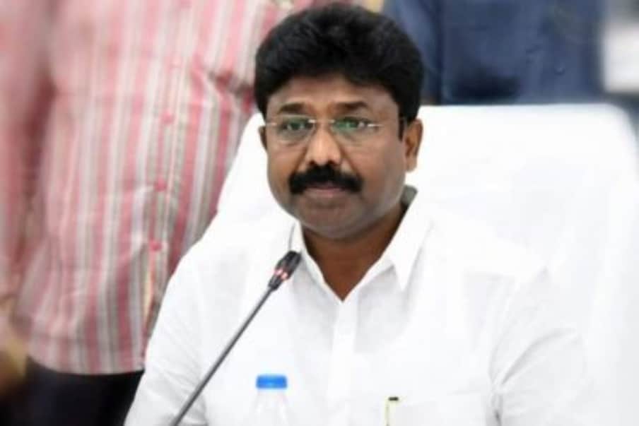  కరోనా విజృంభణ నేపథ్యంలో ఏపీ ప్రభుత్వం జూన్ 7 నుంచి జరగాల్సిన టెన్త్ పరీక్షలను వాయిదా వేసిన విషయం తెలిసిందే.( ఏపీ విద్యాశాఖ మంత్రి ఆదిమూలపు సురేష్ - ఫైల్ ఫొటో)
