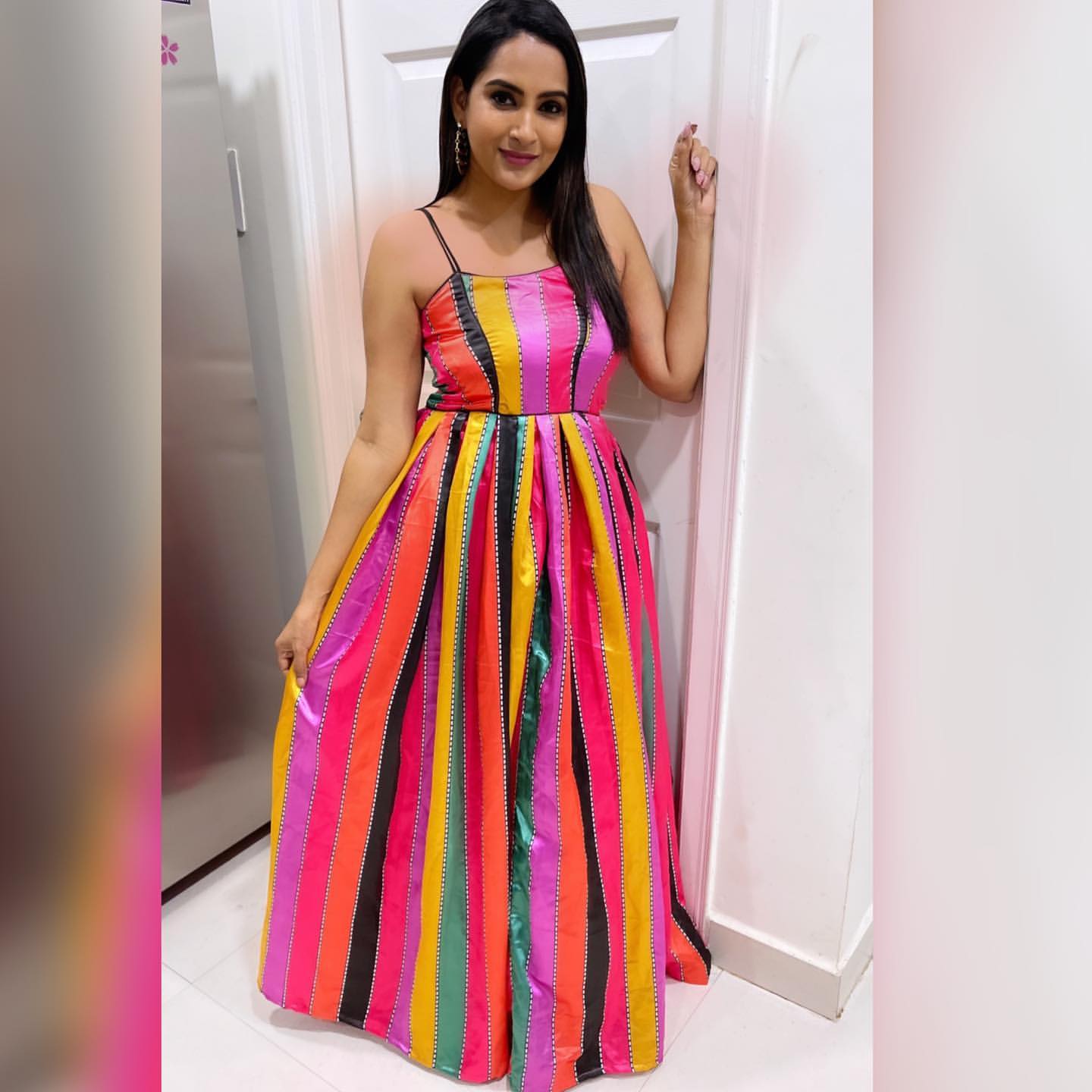 పొట్టి డ్రెస్‌లో పొడుగుకాళ్ల సుందరి.. వావ్ అనిపించిన బిగ్‌బాస్ బ్యూటీ ...