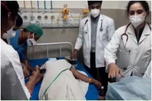 కరోనా టీకా వేయించుకున్నమహిళకు అస్వస్థత.,డీ హైడ్రేషన్ గా తేల్చిన వైద్యులు