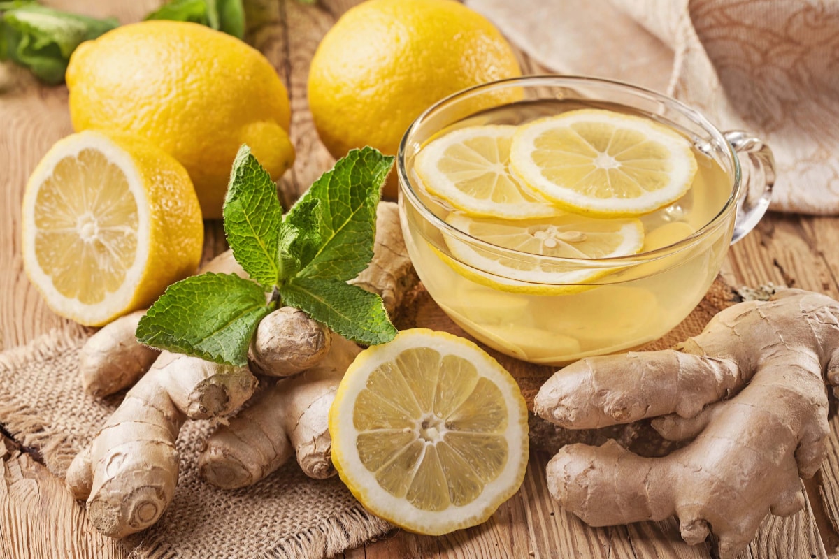 Drinking lemon juice daily will help to remove stones in Kidney here is the details కిడ్నీలో రాళ్లా..? వాటిని కరిగించి బయటకు పంపే శక్తి దీనికి ఉందని మీకు తెలుసా.?