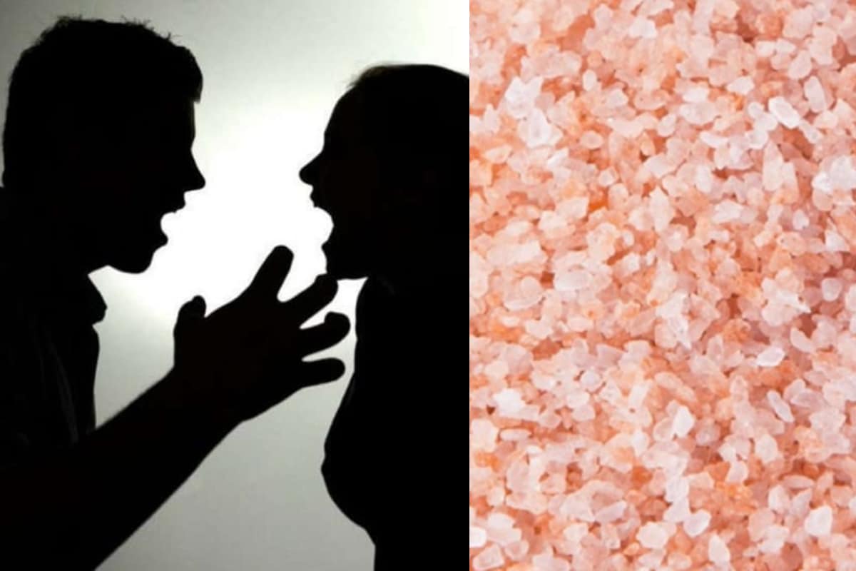  Vastu Shastra: ఏ ఇల్లైనా ప్రశాంతంగా ఉండాలంటే... ఆ ఇంట్లో దంపతుల మధ్య ఎలాంటి మనస్పర్థలూ, పొరపొచ్చాలూ, గొడవలూ లేకుండా ఉండాలి. తల్లిదండ్రులు గొడవలు పడుతూ ఉంటే... ఆ ప్రభావం పిల్లలపై పడుతుంది. మానసికంగా దెబ్బతింటారు. వారు పెద్దవారయ్యాక... పెళ్లిపై వారికి నెగెటివ్ అభిప్రాయం ఏర్పడే ప్రమాదం ఉంటుంది. అందువల్ల భార్యాభర్తల మధ్య గొడవలు లేకుండా చూసుకోవాలి. (ప్రతీకాత్మక చిత్రం)