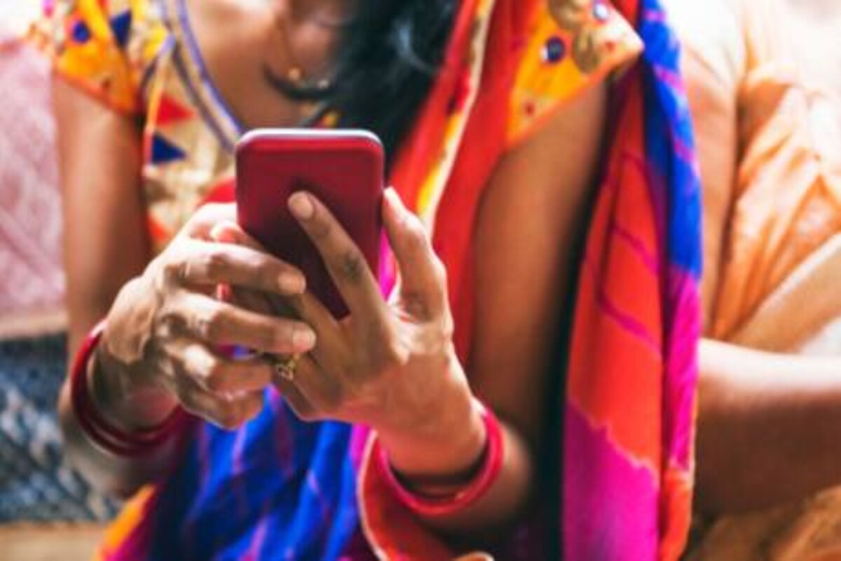  చిన్న చిన్న అనుమానాలు, అపార్థాలే... పెను ప్రమాదాలకు కారణం అవుతాయి. చివరకు ప్రాణాలు తీసుకునే దాకా కూడా వెళ్తాయి. దీనికి ప్రధాన కారణం... ఆ ఇంట్లోని నెగెటివ్ ఎనర్జీ ప్రధాన కారణం అవుతుందంటున్నారు వాస్తు శాస్త్ర నిపుణులు. (ప్రతీకాత్మక చిత్రం)