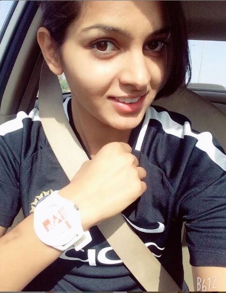  తన నవ్వుతో కుర్రకారు గుండెల్లో గుబులు రేపుతున్న ప్రియా పునియా.. (Photo Credit : Instagram)