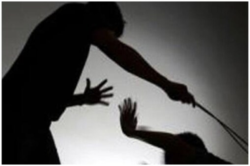 ఈ నేపథ్యంలోనే తండ్రి సంపాదించిన ఆస్థి పంపకాల్లో వీరికి తగాదాలు ఏర్పడ్డాయి. దీంతో రైసా బేగం 

ప్రొఫెషనల్‌గా అడ్వకేట్ కావడంతో చట్టపరంగా ఏమీ చేయలేకపోయారు..
(ప్రతీకాత్మక చిత్రం)