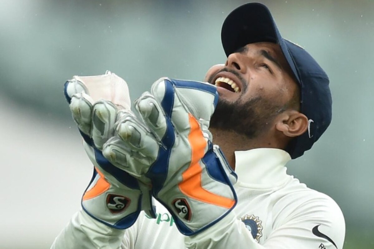  వృద్ధిమాన్ సాహా లేకపోతే వికెట్ కీపర్‌గా రిషబ్ పంత్ ఒక్కడే ఉంటాడు. రిషబ్ పంత్ గాయపడితే మరో ప్రత్యామ్నాయ కీపర్ అందుబాటులో ఉండడు. కేఎల్ రాహుల్‌తో పాటు వృద్దిమాన్ సాహాను వరల్డ్ టెస్టు ఛాంపియన్‌షిప్ ఫైనల్, ఇంగ్లాండ్ టూర్‌కి ఎంపిక చేసిన సెలక్టర్లు, ఈ ఇద్దరూ క్వారంటైన్ ప్రారంభమయ్యేలోపు ఫిట్‌నెస్ నిరూపించుకోవాలని తెలిపారు.