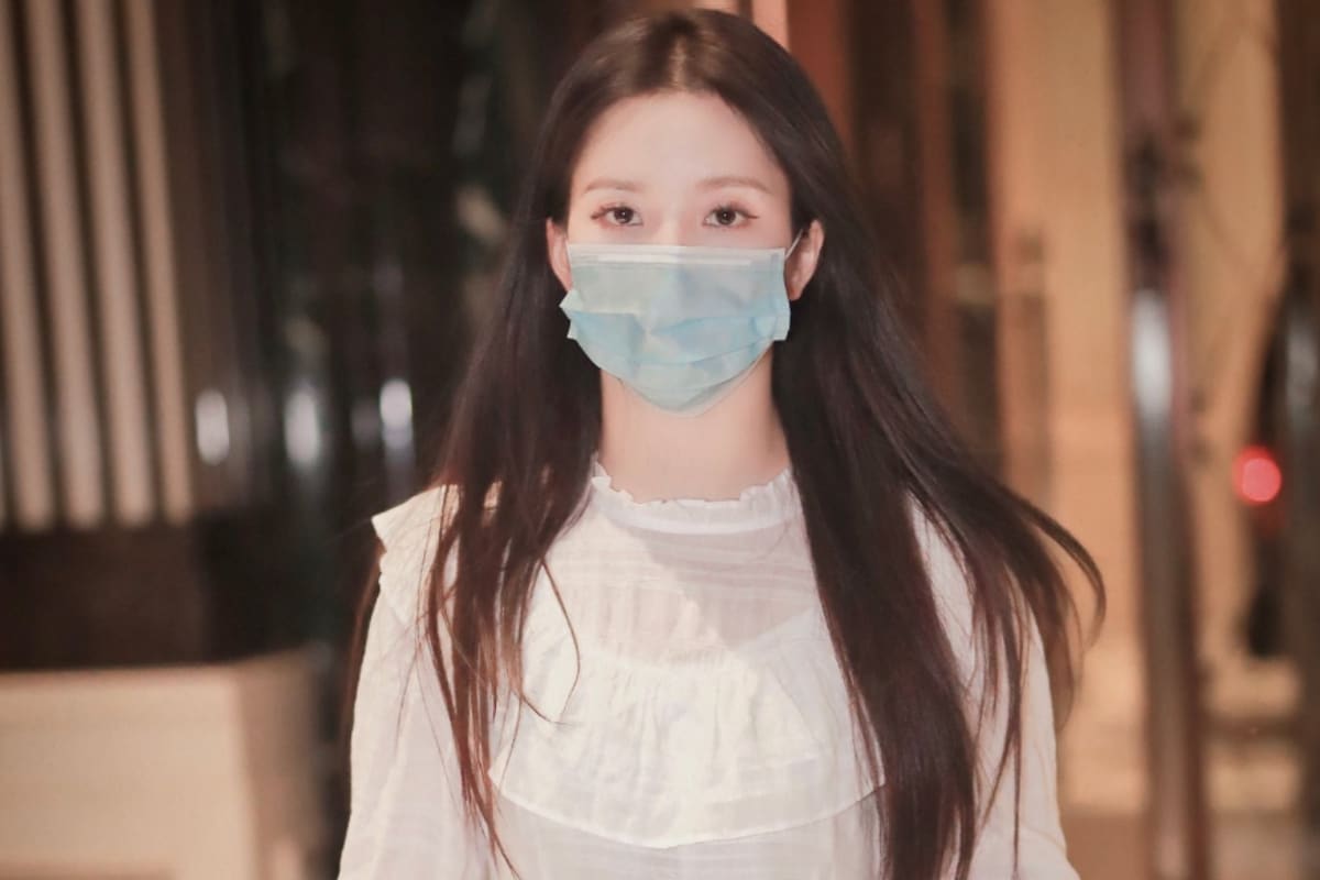  కరోనాపై జరుగుతున్న పోరాటంలో అగ్రరాజ్యం అమెరికా కీలక మైలురాయిని చేరుకుంది. రెండో డోస్‌ల వ్యాక్సిన్ తీసుకున్న వారు మాస్క్ ధరించాల్సిన అవసరం లేదని సెంటర్స్ ఫర్ డిసీజ్ కంట్రోల్ అండ్ ప్రివెన్షన్ ప్రకటించింది. (ప్రతీకాత్మక చిత్రం)