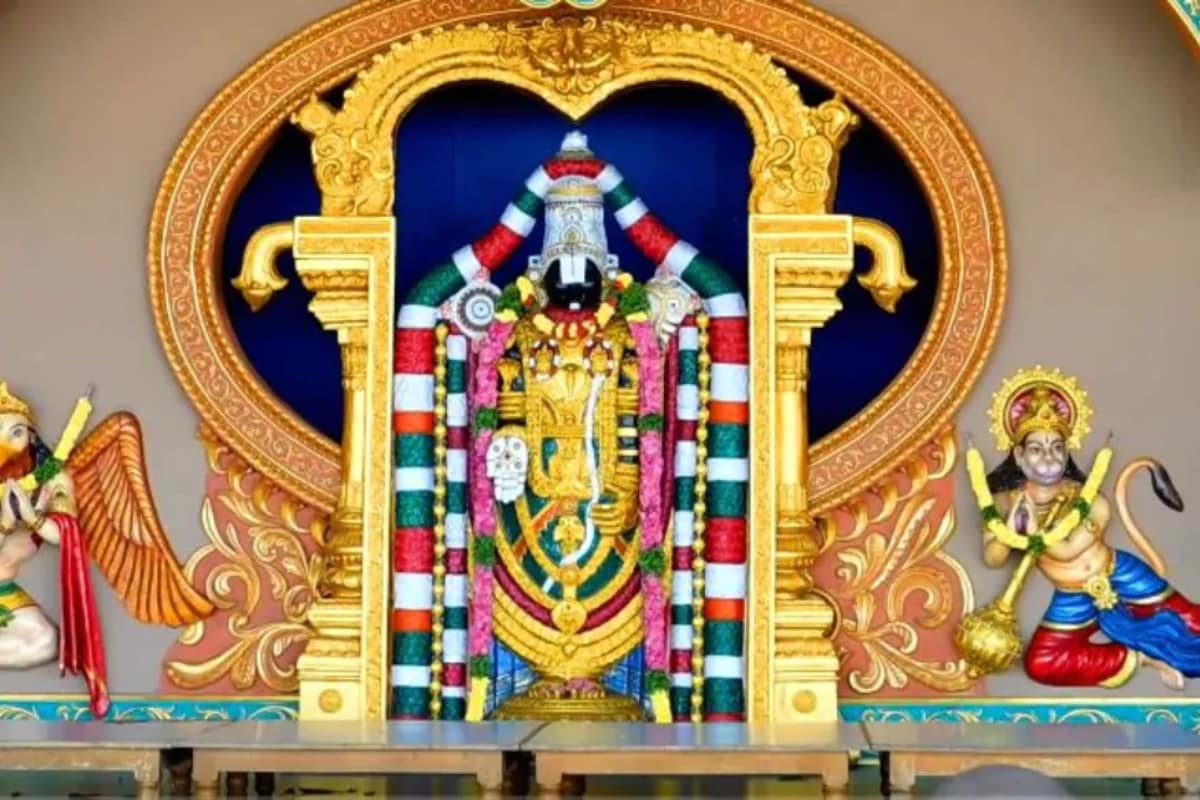  ఏడుకొండల్లో ప్రయాణం గేమ్ యాప్ పై తీవ్ర స్థాయిలో మండి పడుతున్నారు బీజేపీ నేతలు. గేమ్‌లో శ్రీవారి శ్లోకాలు వాడటంపైనా అభ్యంతరం వ్యక్తం చేస్తున్నారు. గేమ్‌ను రూపొందించిన నిర్వాహకులను అరెస్ట్ చేయాలని బీజేపీ నేత భానుప్రకాష్ రెడ్డి డిమాండ్ చేశారు. 