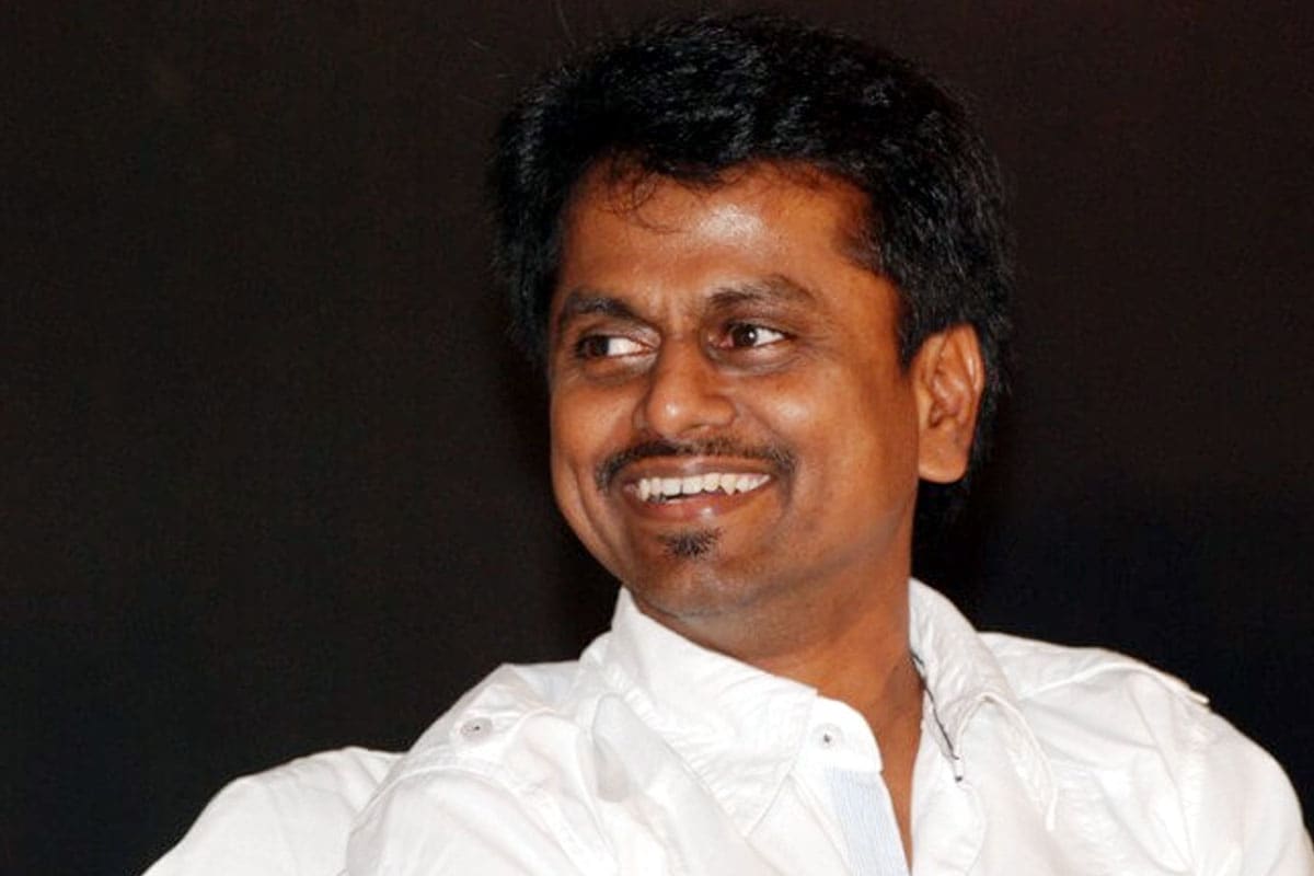  దర్శకుడు మురుగదాస్: తమిళ అగ్ర దర్శకుడు ఏ.ఆర్.మురుగదాస్ తెలుగులో స్టాలిన్, స్పైడర్ వంటి చిత్రాలను తెరకెక్కించారు. (Twitter/Photo)