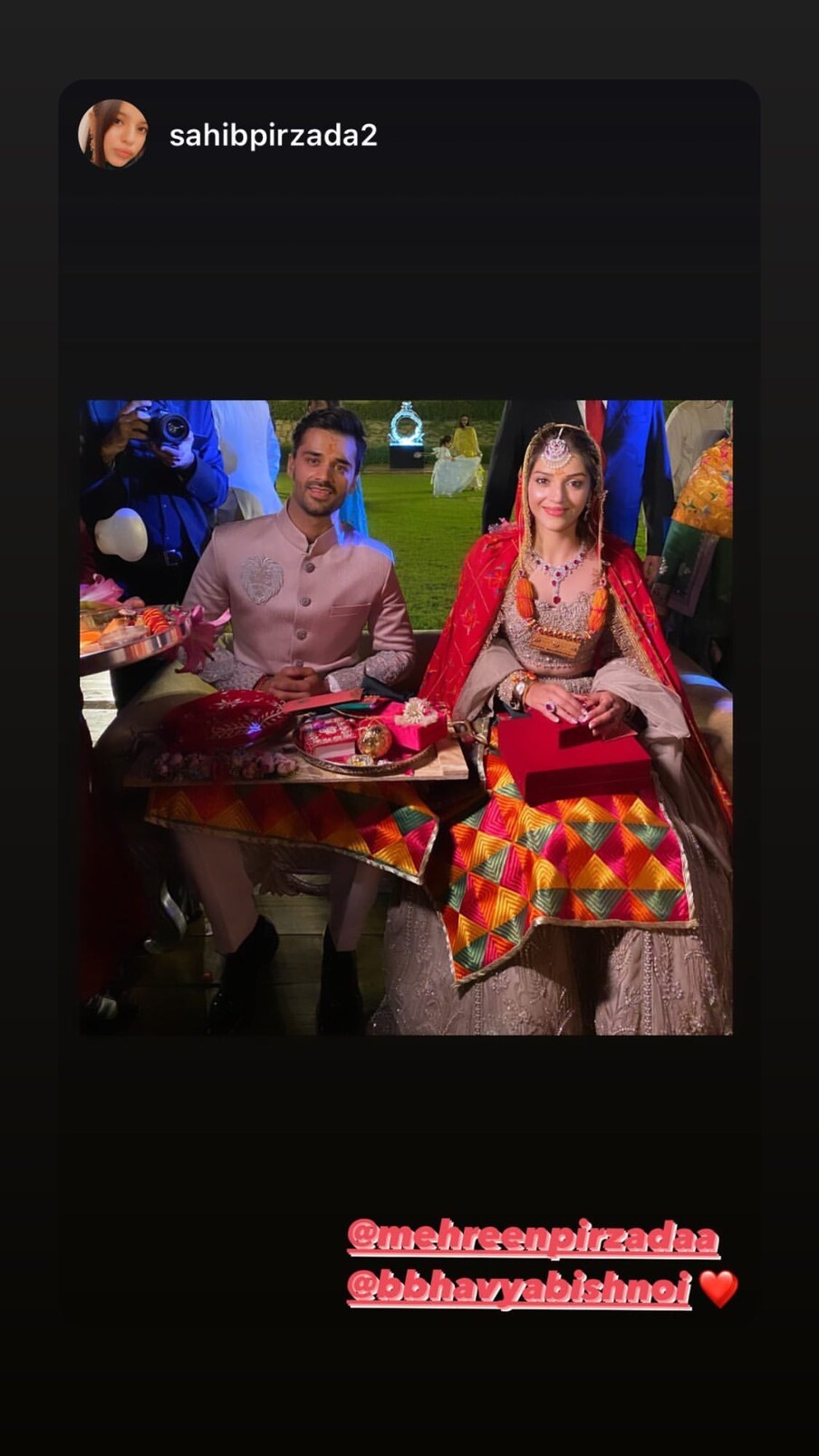  Mehreen Pirzada Engagement : కాంగ్రెస్ యువ నేత భవ్య బిష్ణోయ్‌తో ఘనంగా మెహ్రీన్ నిశ్చితార్థం.. పిక్స్ Photo : Instagram