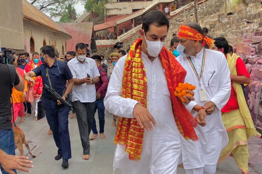  దీనిలో భాగంగానే బుధవారం అస్సాం రాష్ట్రంలోని కామాఖ్య దేవాలయాన్ని ఆయన సందర్శించారు.