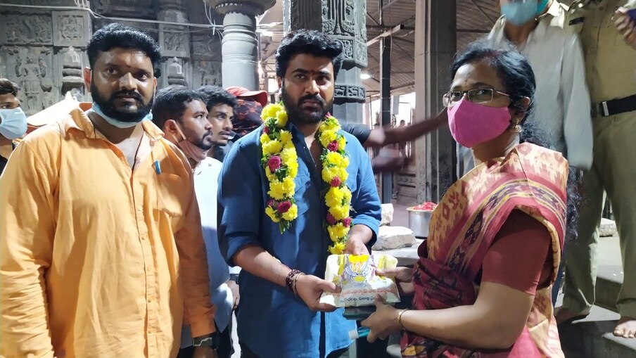 హీరో కుటుంబంతో సహా ఒక చిన్నపాపకు అక్షరాభ్యాసం చేసేందుకు ఆలయానికి వచ్చే సన్నివేశాలు, కల్యాణ మండపంలో చిత్రీకరించారు. దీంతో పాటు ఒక స్వామీజీ ప్రవచన సనివేశాన్ని కూడా చిత్రీకరించారు. విశాఖలో మహా సముద్రం సినిమా షూటింగ్‌ 34 రోజుల పాటు చేశామని, ఏకే ఎంటర్‌టైన్‌మెంట్‌ బ్యానర్‌లో నిర్మిస్తున్న ఈ చిత్రానికి అనిల్‌ సుంకర నిర్మాతగా వ్యవహరిస్తున్నారని చిత్ర యూనిట్‌ తెలిపింది.  చైతన్య భరద్వాజ్‌ సంగీతం సమకూర్చారన్నారు.