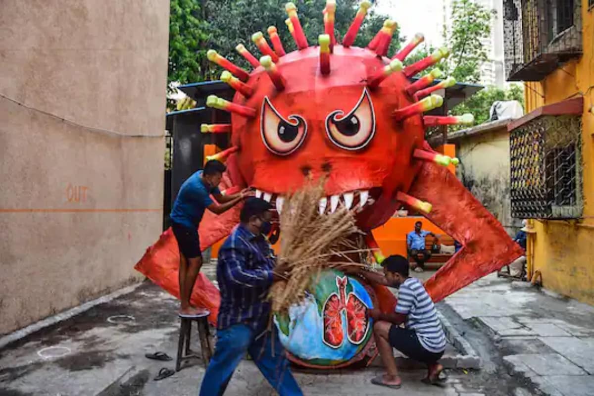  ఇప్పటికే గ్రామంలో దాదాపు 20 కరోనా కేసులు నమోదు కావడంతో అందుకే ఈ నిర్ణయం తీసుకున్నట్లు ఆమె తెలిపారు. గ్రామీణ ఉపాధి హామీ పథకం పనులను రద్దు చేయాలని, బెల్టుషాపులు...  (ప్రతీకాత్మక చిత్రం)