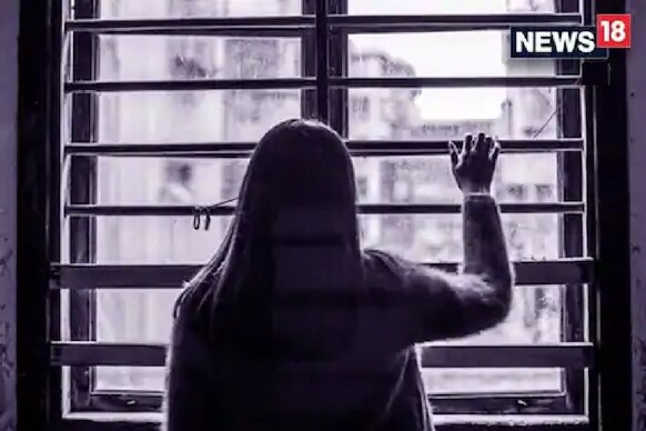 Psycho: నీ భర్తను వదిలేసి నాతో వచ్చేయ్.. అర్ధరాత్రి మహిళ ఇంటిముందు ప్రేమోన్మాది హల్ చల్..