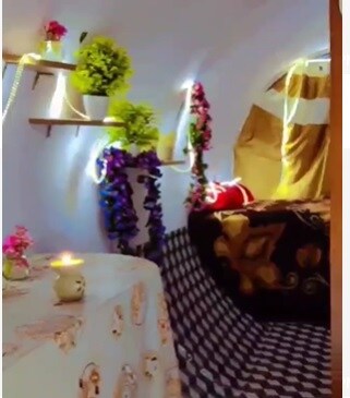  తక్కువ ఖర్చుతో ఇండ్లను నిర్మిస్తున్న విధానాలను అధ్యయనం చేసిన మానస, వాటి ఆధారంగా తక్కువ ఖర్చుతో ఇంటి డైజన్లను రూపొందించింది.