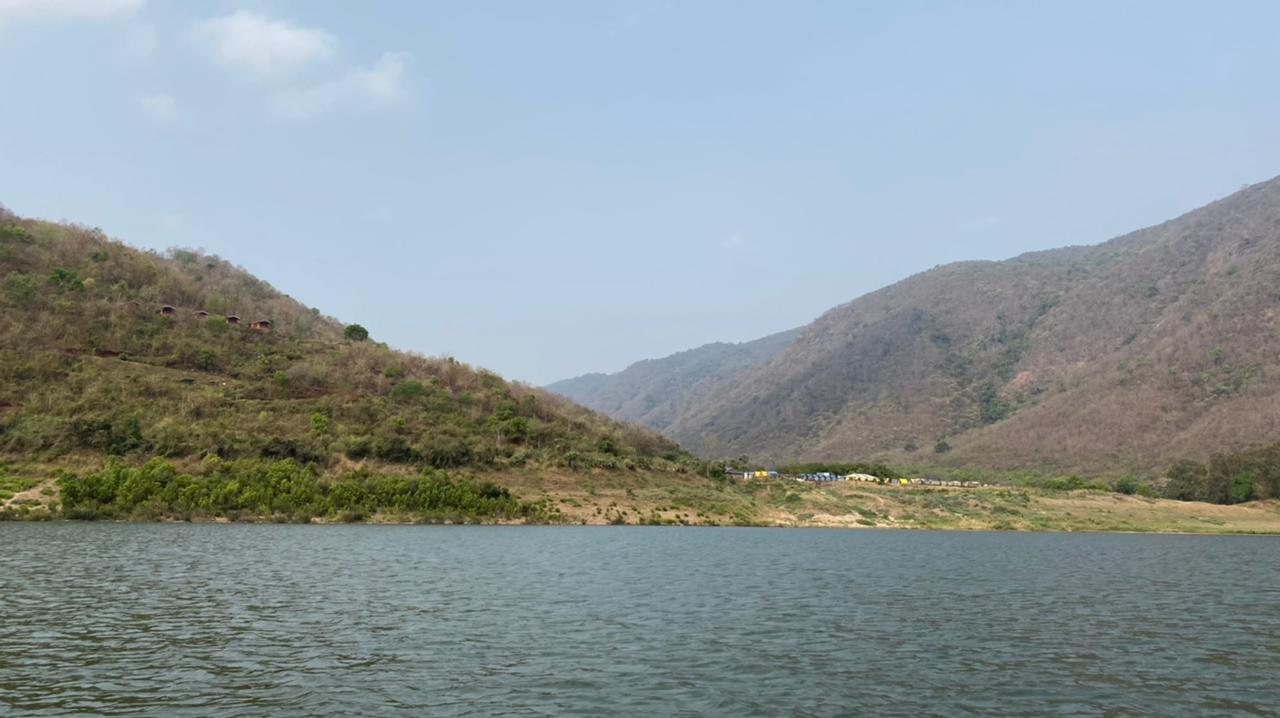  ఉదయం 7.30 గంటల సమయంలో రాజమండ్రి రైల్వే స్టేషన్ నుంచి రోడ్డు మార్గాన పురోషోత్తపట్నం, పట్టిసీమ, పోలవరం తీరానికి తీసుకెళ్తారు.